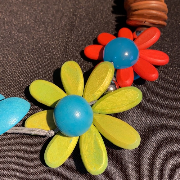 Wooden Floral Statement Necklace - Picture 2 of 10